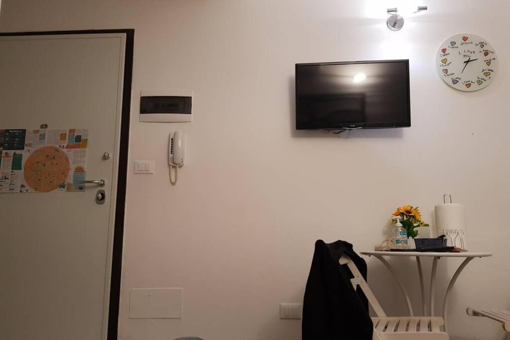 Affection Apartment Bologna Bagian luar foto